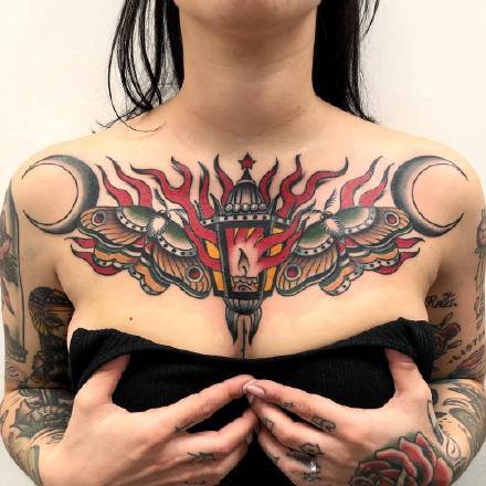 15款好看的胸部花胸纹身图案作品