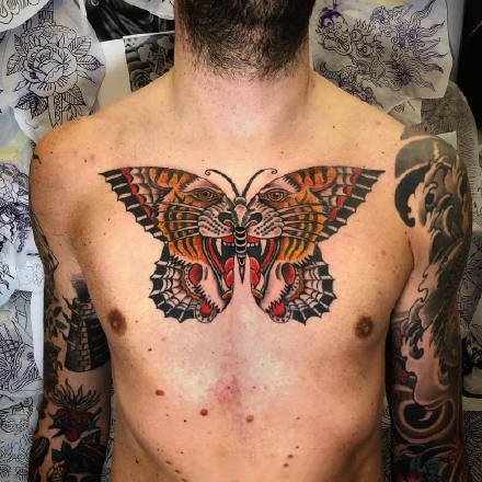 15款好看的胸部花胸纹身图案作品