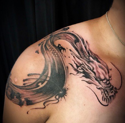 挥洒自如的17款水墨毛笔痕迹纹身作品