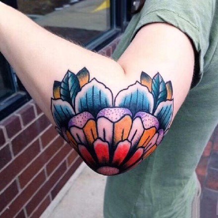 手肘纹身 手肘处的9款梵花纹身作品图片