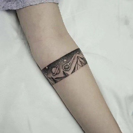 19款好看的星球星空等黑色臂环纹身图案