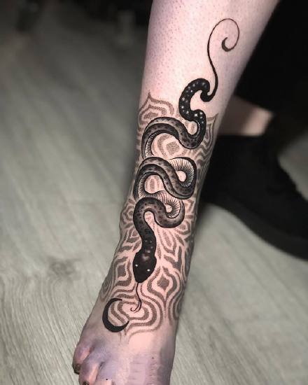 包小腿的几款点刺梵花纹身图案