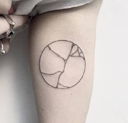 很有创意的9款黑灰小纹身作品图片