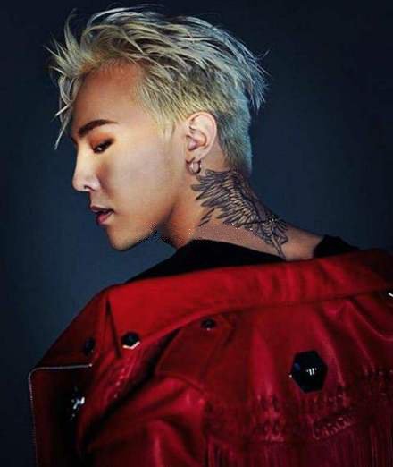 权志龙纹身图片-9款纹身帅哥权志龙的照片欣赏