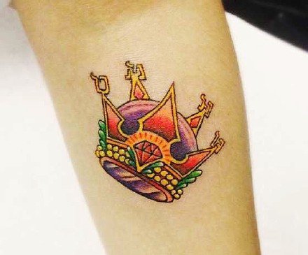 纹身小皇冠 9款创意的小皇冠纹身图片