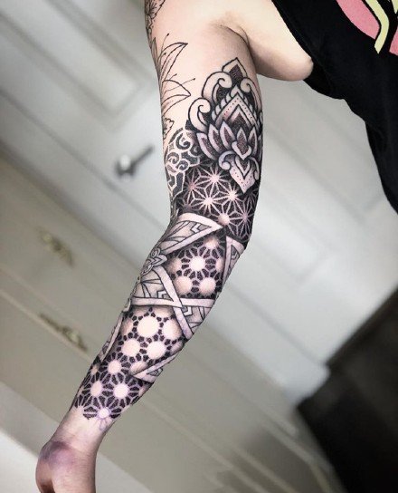 图腾梵花纹身 点刺风格的9款梵花图腾纹身图案