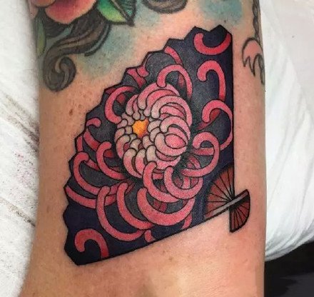 折扇纹身 纹身扇子主题的9款纹身图案