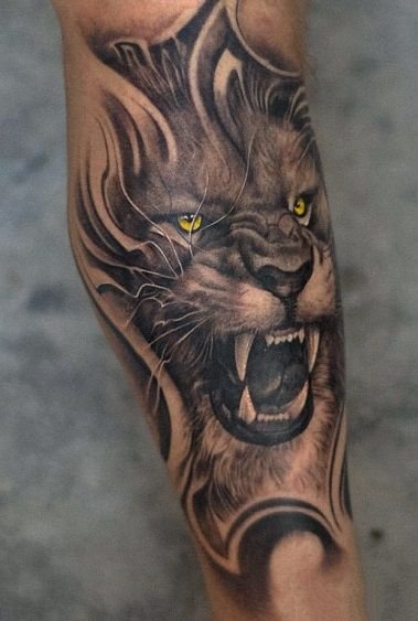 包大臂和小臂的9款黑灰色写实狮子纹身图案