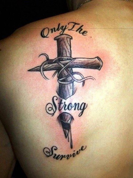 十字架刺青 小清新的9款黑色调十字架纹身图片