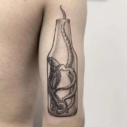 章鱼纹身素材：9款黑色的章鱼纹身图案作品