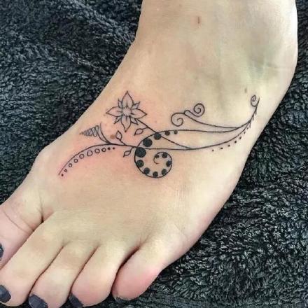 脚背纹身 适合女生脚背的9款小清新纹身图案