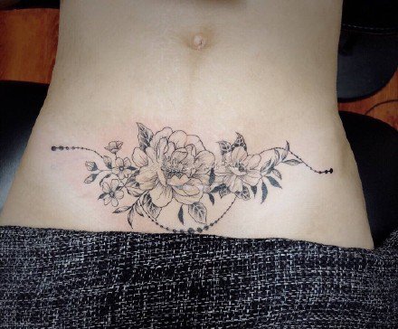 遮盖剖腹产疤痕的几款纹身图案作品