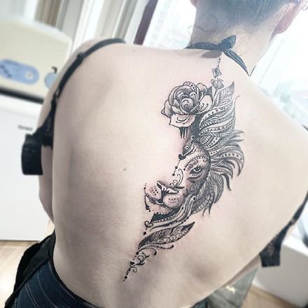 女后背脊椎骨的9款漂亮纹身图片