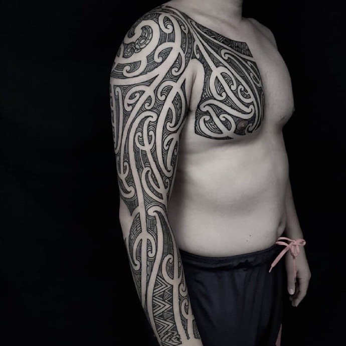 图腾纹身花臂 9款男士手臂上的黑色图腾纹身图案