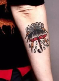 9款好看的雨伞主题的纹身图片