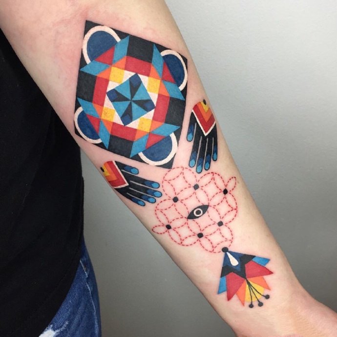 创意的一组手臂彩色插画纹身作品