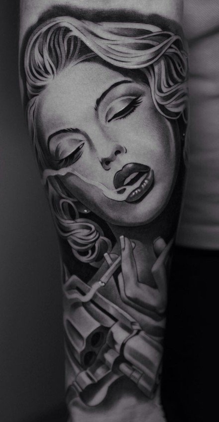 西海岸风格的一组包臂女郎等纹身作品