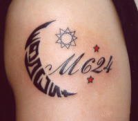 纹身小月亮 小黑灰色的一组月亮纹身图案