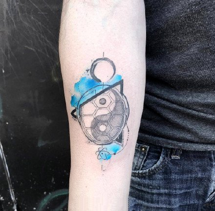 性冷淡蓝色水墨风的一组创意纹身图片