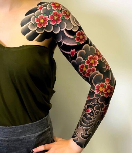 9款男士的樱花半甲纹身图案作品