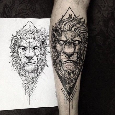 18款适合狮子座的狮头纹身作品图案