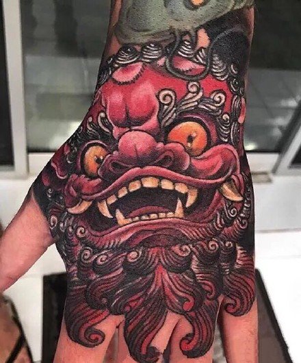 9款传统的大花手背唐狮纹身图案