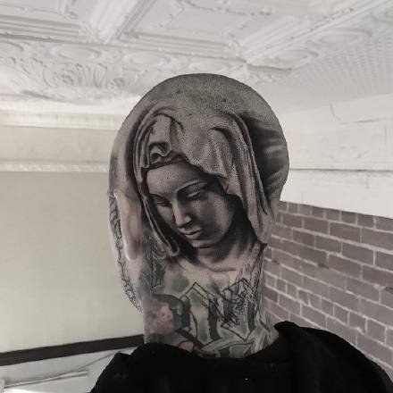 头部后面位置的几款超写实黑灰纹身作品