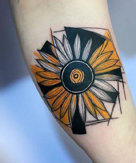 向阳花纹身 夏日一组艳丽的向日葵纹身图片