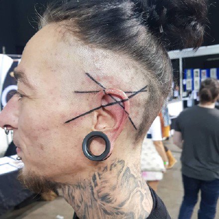 耳朵纹身 耳朵上的9款个性小纹身图片