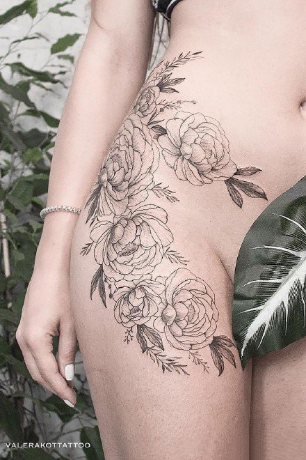 女生大腿素花纹身 18款性感女神的大腿素花纹身图案