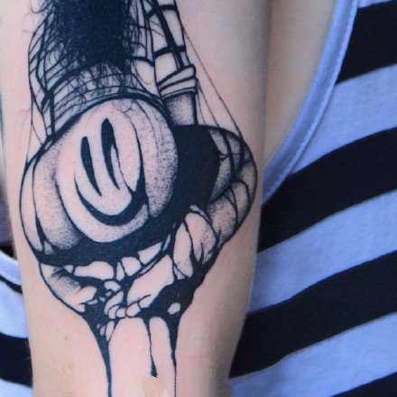 女郎性感屁股主题的9款纹身作品