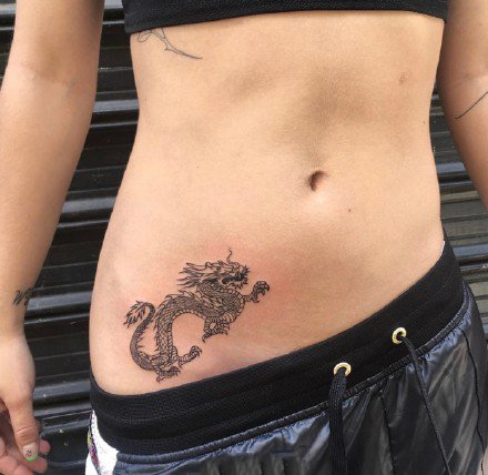 一组好看有创意的小龙纹身图案