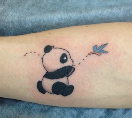 很可爱的一组熊猫主题小纹身图案
