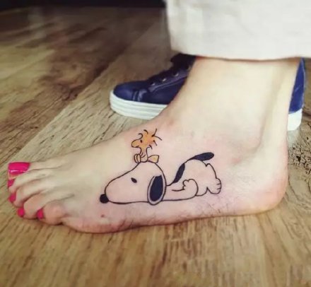 可爱的9款卡通史努比纹身图案