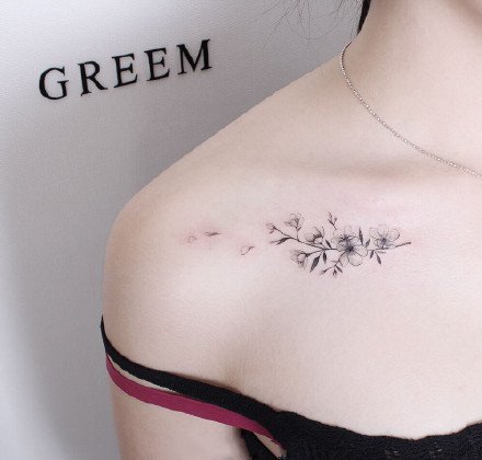 女孩子锁骨纹身 小清新的9款女生锁骨纹身图案