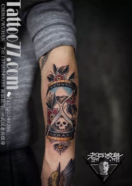 8款不错的沙漏纹身图案 武汉老兵纹身作品