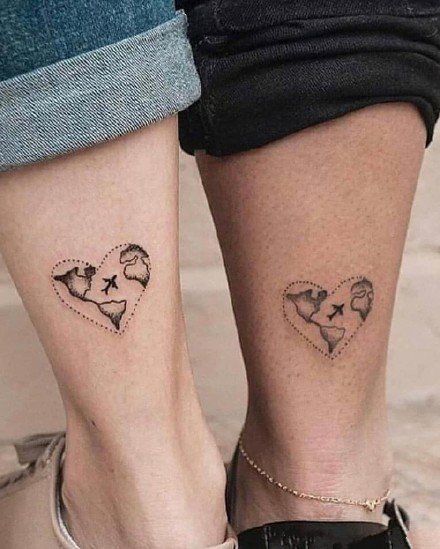 旅行主题纹身 小飞机和地图的一组旅行纹身图片