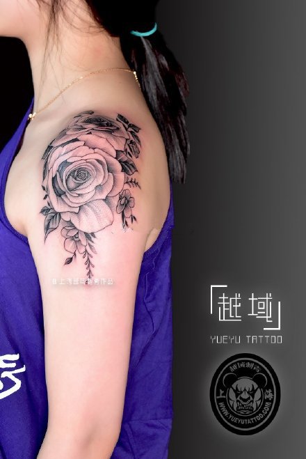 一组女生素花纹身图片 上海纹身越域刺青作品