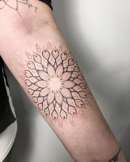 精致的一组梵花风格纹身作品图片