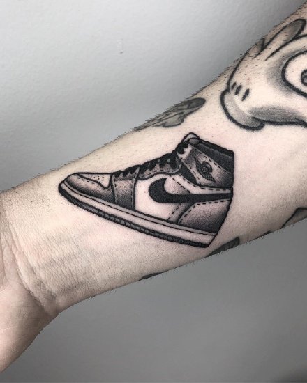 球鞋鞋子主题的9款鞋纹身图案