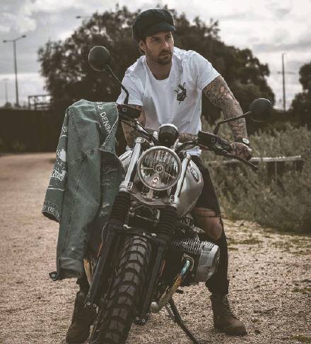 型男纹身 一组欧美的纹身帅哥图片赏析