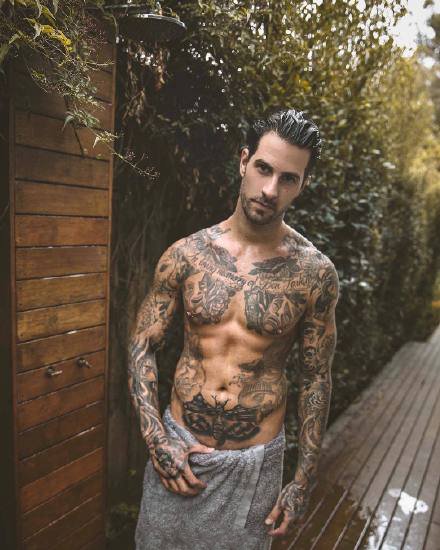 型男纹身 一组欧美的纹身帅哥图片赏析