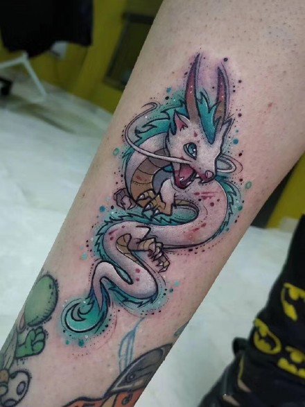 水彩色的9款好看小龙纹身图案