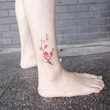 梅花刺青 小清新的9款梅花主题纹身图片