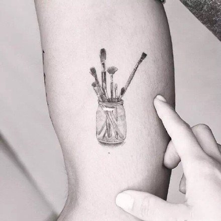 微写实风格的18款黑灰小纹身作品