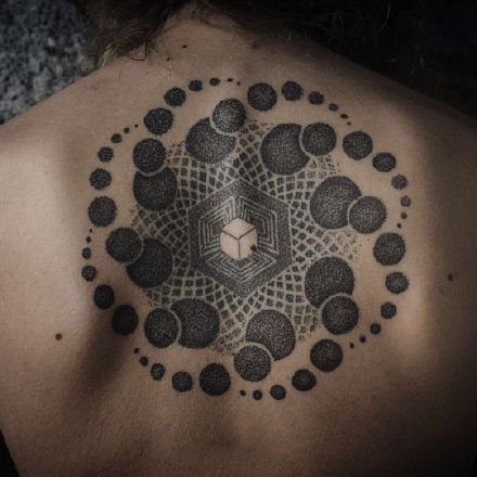 个性的一组黑灰繁花纹身作品图