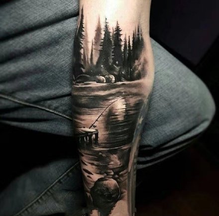 包臂的几款黑森林纹身作品图