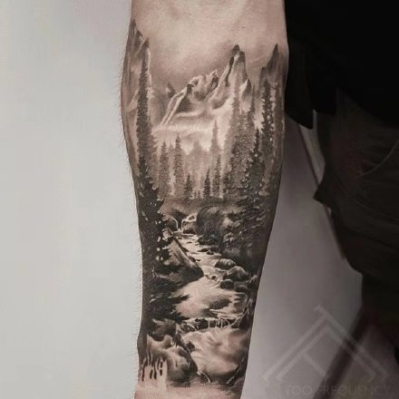 包臂的几款黑森林纹身作品图