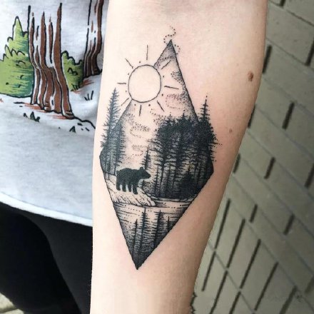 好看的一组小树纹身作品