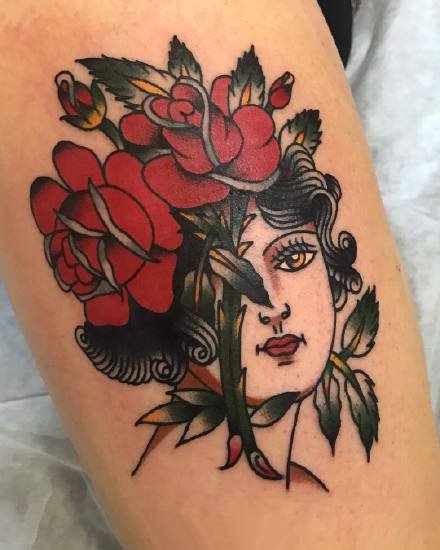 一组oldschool风格的欧美女郎纹身图案